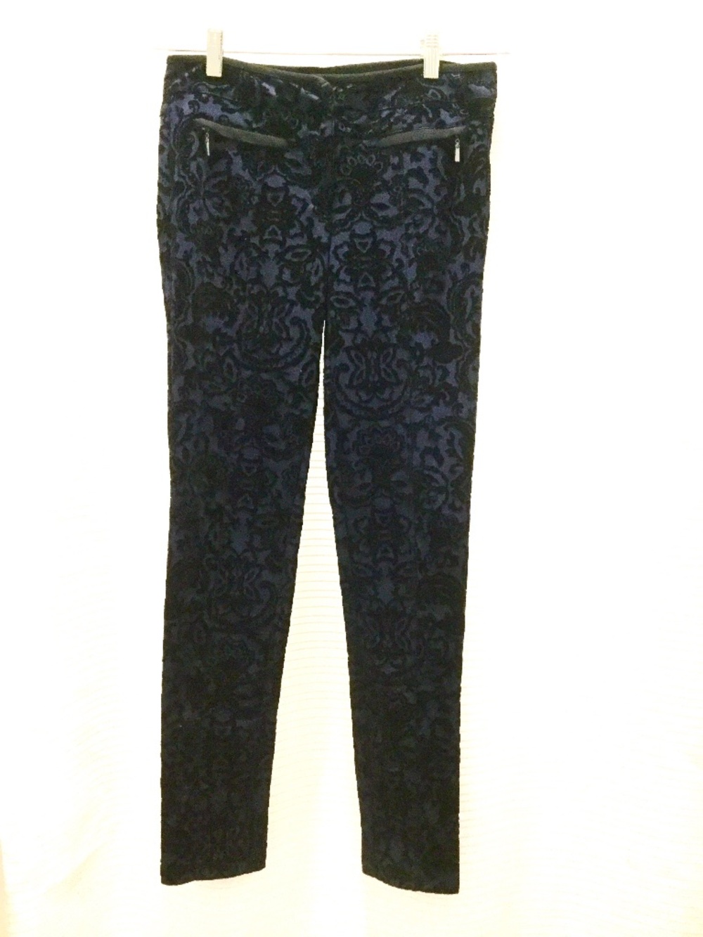 Forever 21 blue pants with black velvet design size M